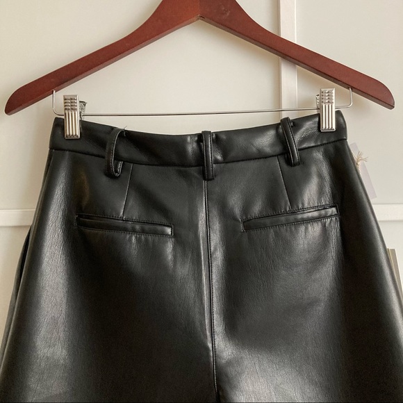 [Sold off app] Wilfred Limerick Shorts - Picture 5 of 8